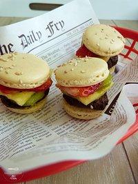 Mini-Burger Macarons [Burgermania]