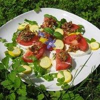 Mozzarella mit Tomatenpesto