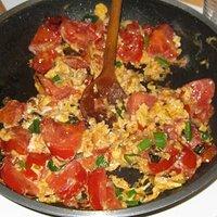 Tomate mit Ei