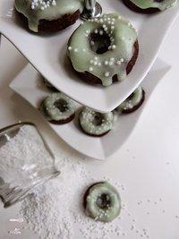 Mintgrüne Nougat-Mini-Donuts für die Geburtstags-Party-Sause bei Chèvre culinaire