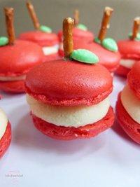 Apfel-Macarons gefüllt mit einer Ganache aus weißer Schokolade
