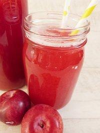 Selbstgemachter Pflaumensaft oder die ultimative idee für kiloweise Pflaumen