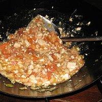 Tofu mit Garnelen und Tomate