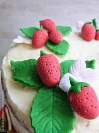 Fresh strawberry cake oder das erste Mal Backen mit Cups inklusive vieler Stirnfalten vom Nachdenken