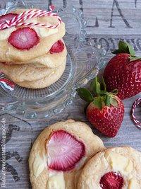 Erdbeer-Cookies mit weißer Schokolade oder: wer lesen kann ist doch ganz klar im Vorteil