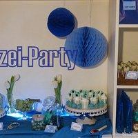 Licht aus. Spot an. Hier kommt er: Ein Polizei Sweet table gaaaaanz in blau und weiß.