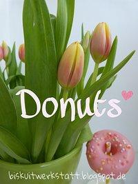 Tadaaaaa : Vanille Donuts ganz in rosa. Gebacken. Nicht frittiert.