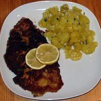 Schnitzel mit Kartoffelsalat