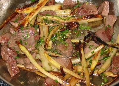 Gebratener Spargel mit Lamm