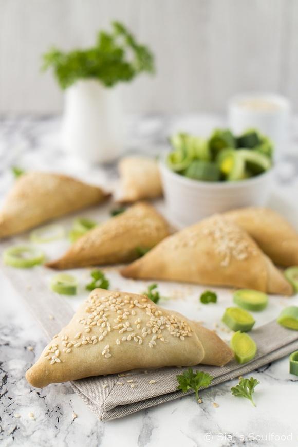 Filoteigtaschen mit Lauch und Feta