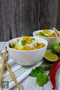 Thailändisches Soulfood: Thai-Noodle-Soup mit Garnelen