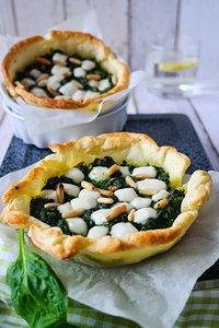 Kleine Spinat-Ziegenkäse-Tartes