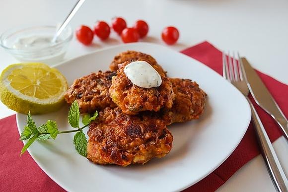 Tomatenfrikadellen - Ntomatokeftedes