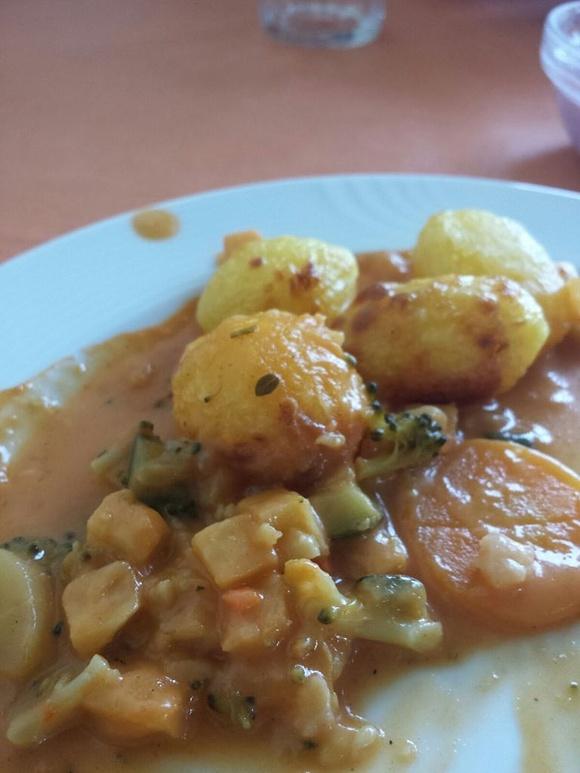Veganes Kartoffelgulasch