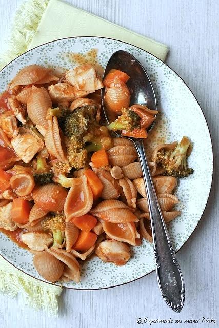 Gemüse-Hähnchen-Topf mit Pasta