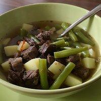 Grüne-Bohnen-Suppe mit Rindfleisch