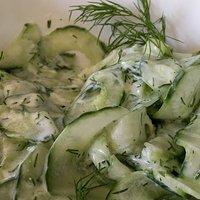 Gurkensalat mit Joghurtdressing