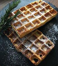 Orangen-Rosmarin-Waffeln