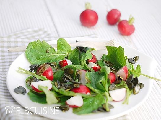 Kurioser nachhaltiger Radieschen-Grün-Salat