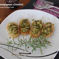 Nuss-Champignon-Crostini