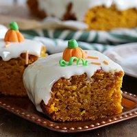 Saftige Pumpkin Bars mit Frischkäse-Frosting