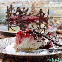 Weihnachtstorte mit Glühweinkirschen