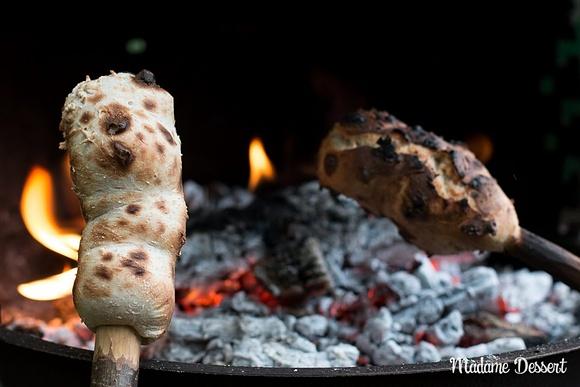 Stockbrot am Lagerfeuer