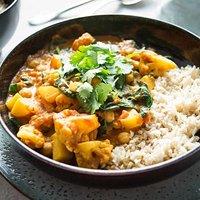 Blumenkohl-Kartoffel-Curry mit Kichererbsen