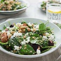 Spinatsalat mit gerösteter Rote Bete und Kichererbsen