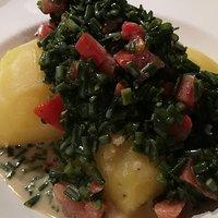 Neue Kartoffeln mit Schnittlauchsalat