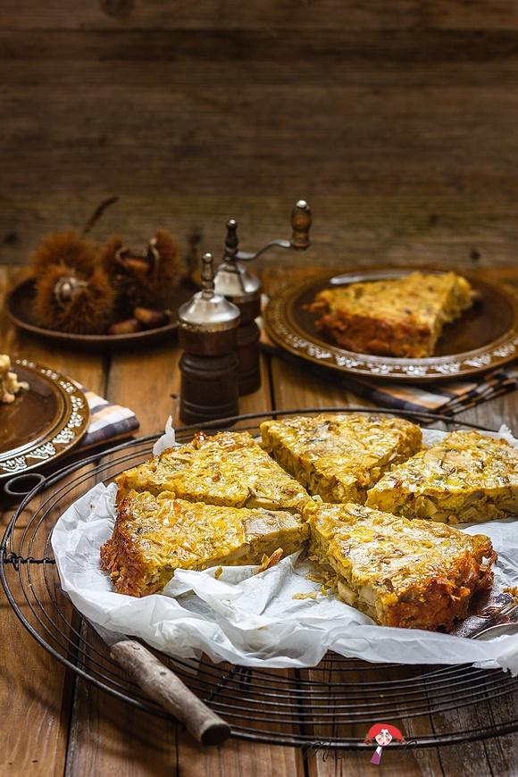 Kastanienquiche mit Zwiebeln und Pilzen