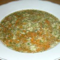 Schnell & Lecker: frühlingshaftes Karotten-Dill-Süppchen mit “lane kluski”