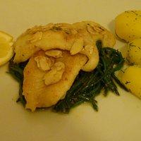 Scholle mit Queller und Mandelbutter