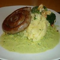 Alltagsküche: Cremige Lauchsauce zu Bratwurst und Kartoffelstampf