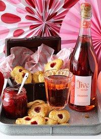 Mini Hand-Pies in Herzform mit Erdbeer-Jive-Konfitüre *Werbung