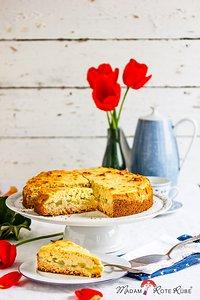 Dinkelvollkorn-Rhabarberkuchen mit erfrischendem Joghurt-Zitronen-Guss