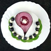 Mousse von der schwarzen Johannisbeere – Cassismousse