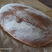 Rustikales italienisches Weizenbrot
