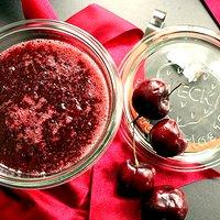 Kirschen-Erdbeer Konfituere mit Schnapps – Cherry-Strawberry Jam with Schnapps