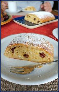 Irmi's Apfelstrudel mit Topfenteig - ein Rezept aus Südtirol