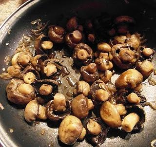 Spanische tapas - champignones al jerez