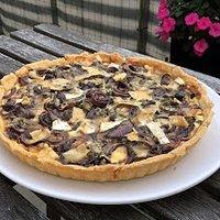 Rote Zwiebel-Käse Tarte