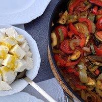 Büffelmozzarella mit Paprikaragout