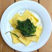 Zitronen-Ricotta-Ravioli mit Barba di frate