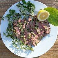 Lammgigot mit kräuterpesto – ein fabelhafter osterbraten
