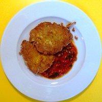 Piccata milanese mit tomatensauce und spaghetti – ein echt italienischer klassiker