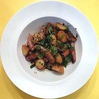 Salsicche con patate ubriache – betrunkene würstchen mit zitronenkartoffeln