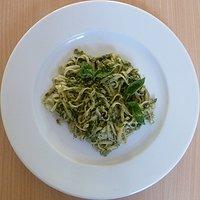 Linguine mit Thai-Basilikum-Pesto