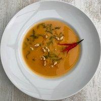 Thailändisch inspirierte Kürbissuppe – überraschend anders