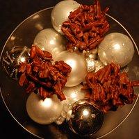 T-14. Adventskalender und Mandelhäufchen.